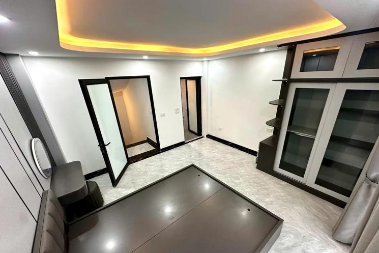 NHÀ MỚI Phố Thanh Am 30m2 5 tầng mặt tiền 4m  5.85 tỷ Long Biên Hà Nội
