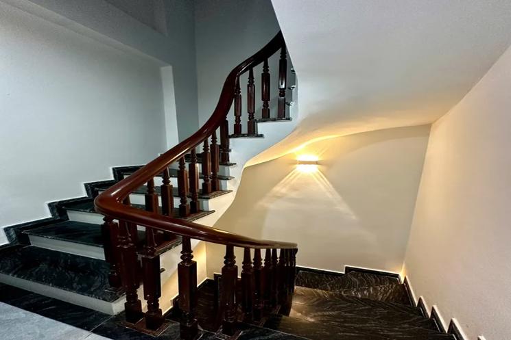 NHÀ MỚI Phố Thanh Am 30m2 5 tầng mặt tiền 4m  5.85 tỷ Long Biên Hà Nội