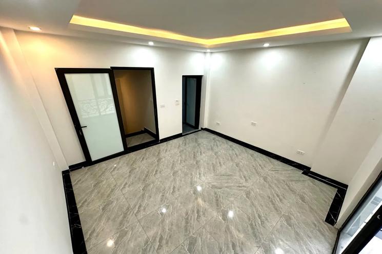 NHÀ MỚI Phố Thanh Am 30m2 5 tầng mặt tiền 4m  5.85 tỷ Long Biên Hà Nội