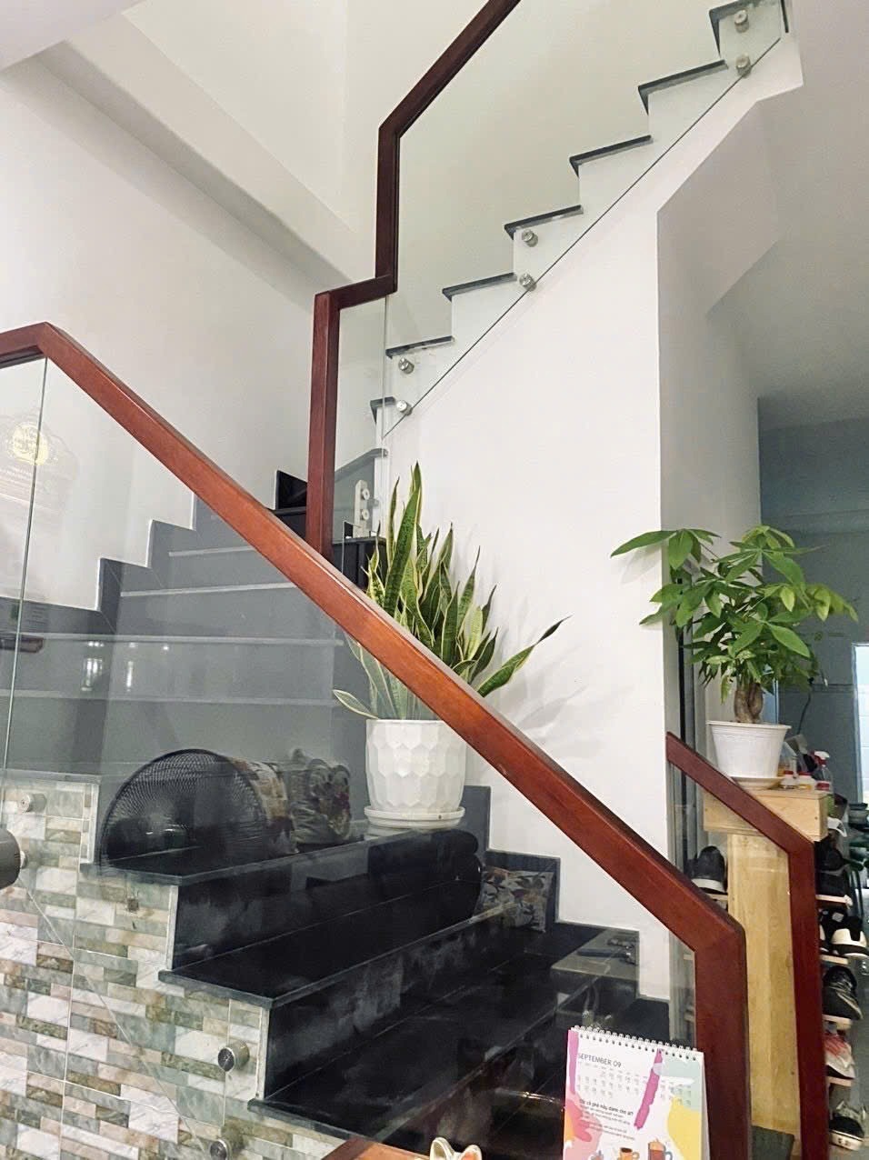 Hẻm Xe Hơi Sát Mặt Tiền - Vị Trí Đắc Địa, Tiện Kinh Doanh