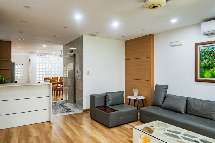 Bán tòa nhà mặt phố Cát Linh, Đống Đa DT 60m2, 5 tầng, thoáng 2 mặt, kinh doanh tốt, vị trí tuyệt