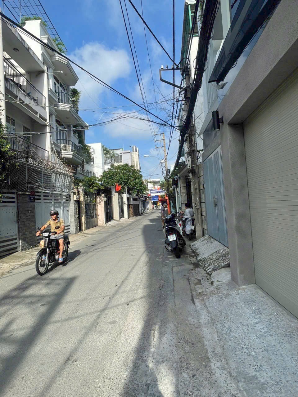 Bán nhà Bình Thạnh - Vị trí đẹp, tiện kinh doanh, kho bãi - Giá 5.9 tỷ