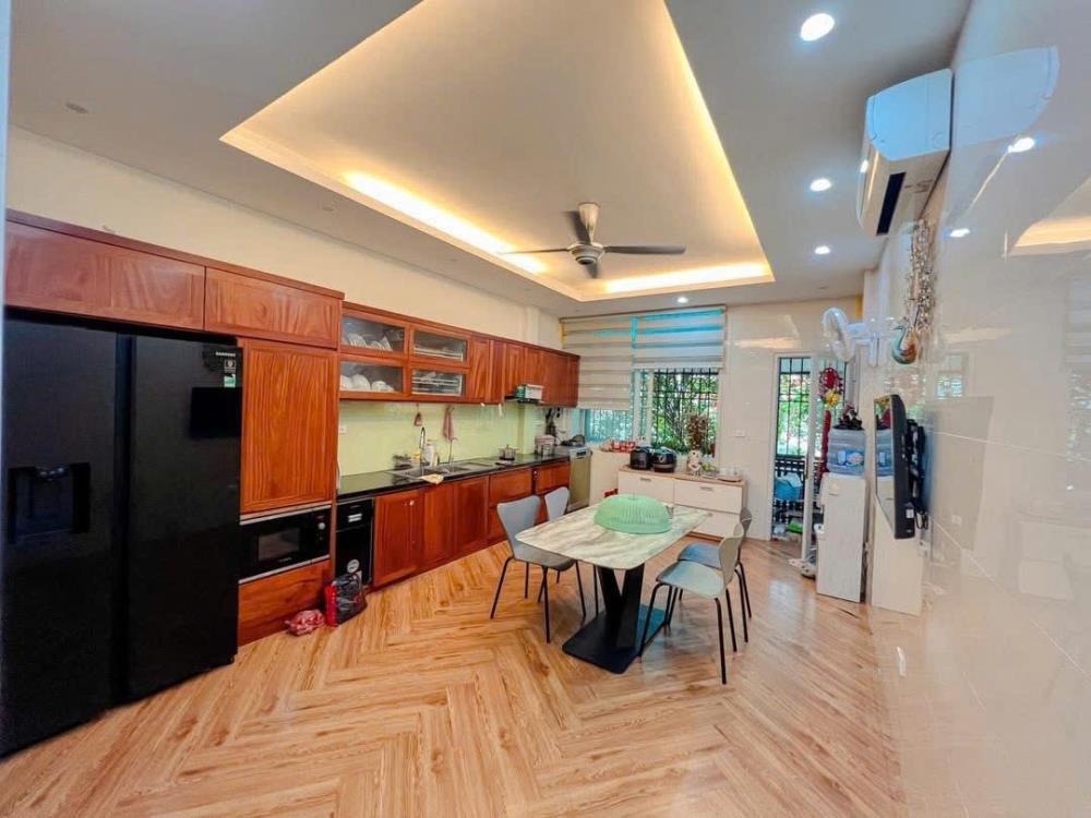 Mặt phố Bùi Xương Trạch - Kinh Doanh Đỉnh Cao, View Hồ - Giá 23 tỷ