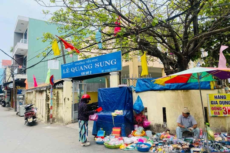 SIÊU PHẨM 3 TẦNG CÙ CHÍNH LAN – FULL NỘI THẤT – XÁCH VALI VÀO Ở Giá chỉ 5.05 tỷ – Sổ hồng, hoàn