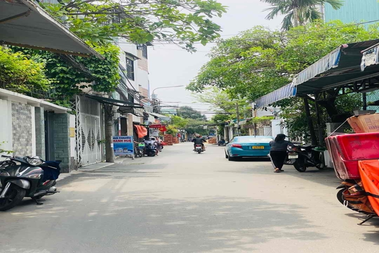 SIÊU PHẨM 3 TẦNG CÙ CHÍNH LAN – FULL NỘI THẤT – XÁCH VALI VÀO Ở Giá chỉ 5.05 tỷ – Sổ hồng, hoàn