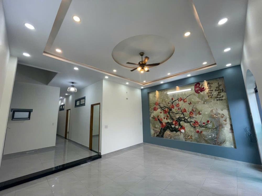Bán Nhanh Nhà Đẹp Củ Chi: 879tr - 120m2, SHR, Vị Trí Đắc Lợi