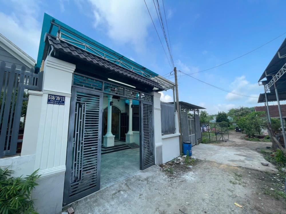 Bán Nhanh Nhà Đẹp Củ Chi: 879tr - 120m2, SHR, Vị Trí Đắc Lợi