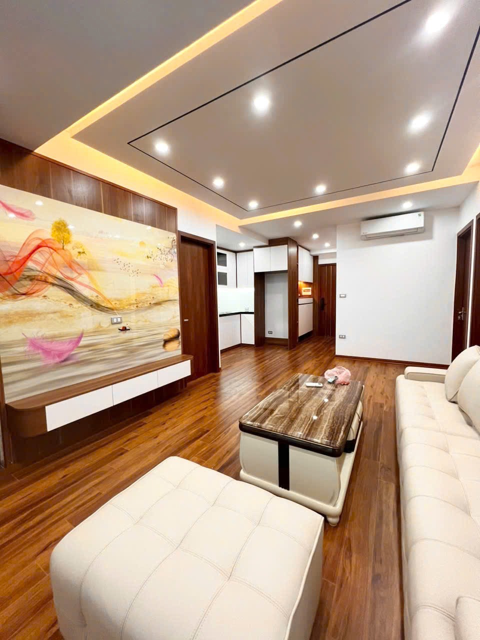Bán Căn Hộ 3PN, 90m2, Tòa 4F Vũ Phạm Hàm - Vị Trí Đẹp, Nội Thất Xịn