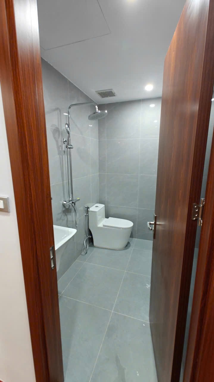 Bán Căn Hộ 3PN, 90m2, Tòa 4F Vũ Phạm Hàm - Vị Trí Đẹp, Nội Thất Xịn