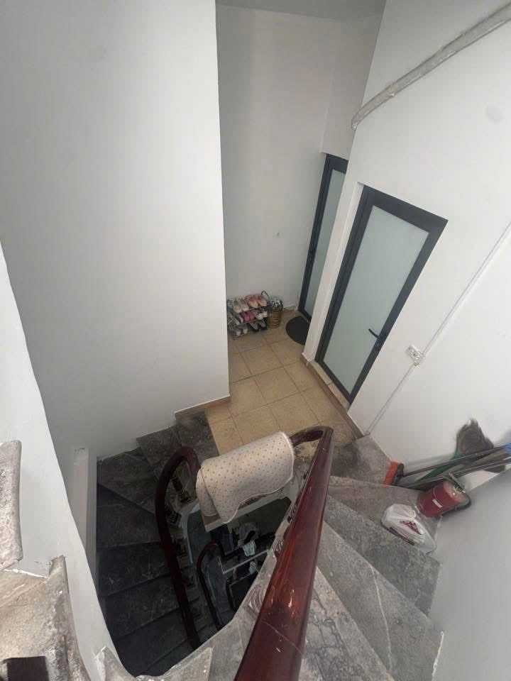 Bán nhà ngõ Tự Do, Hai Bà Trưng: 51m2, 5 tầng, 6.95 tỷ - Vị trí đắc địa, Full tiện ích