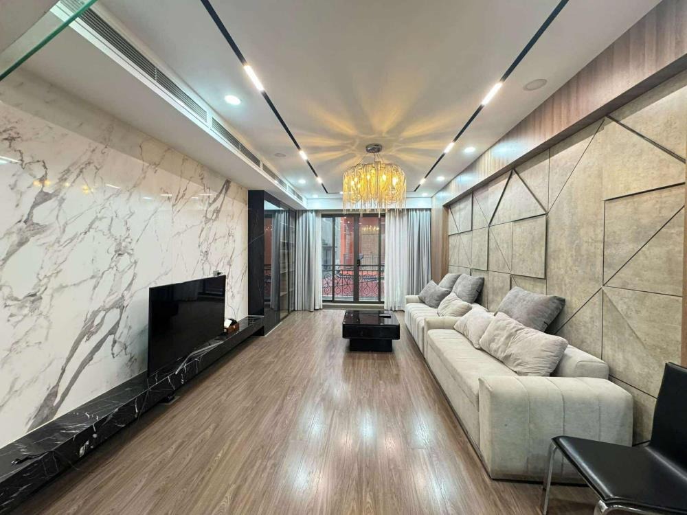 Bán Nhà Ngọc Lâm, Long Biên - 5 Tầng, 60m², Ô Tô Vào Nhà - Giá 14 Tỷ