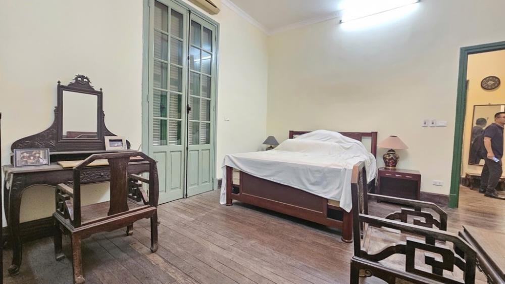 Nhà Mặt Phố Cao Bá Quát - Biệt Thự Trung Tâm Ba Đình | 37.5 Tỷ
