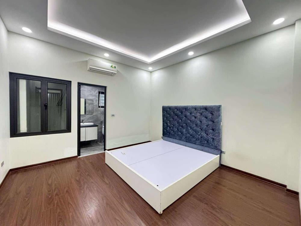 Bán Nhà Ngọc Lâm, Long Biên - 5 Tầng, 60m², Ô Tô Vào Nhà - Giá 14 Tỷ