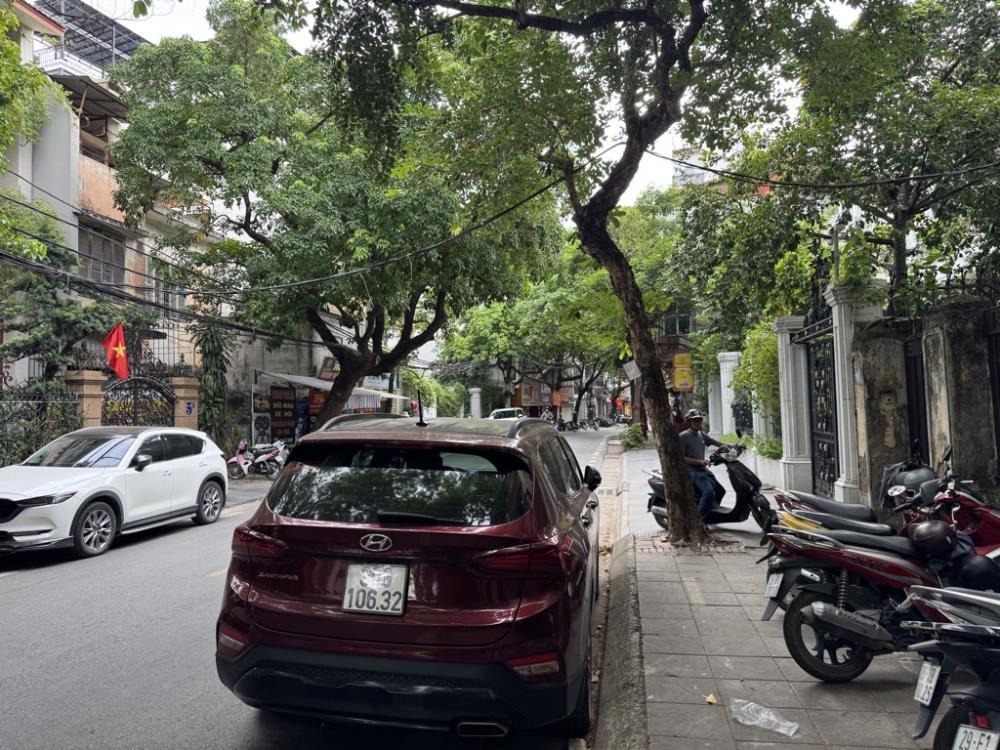 Nhà Mặt Phố Cao Bá Quát - Biệt Thự Trung Tâm Ba Đình | 37.5 Tỷ