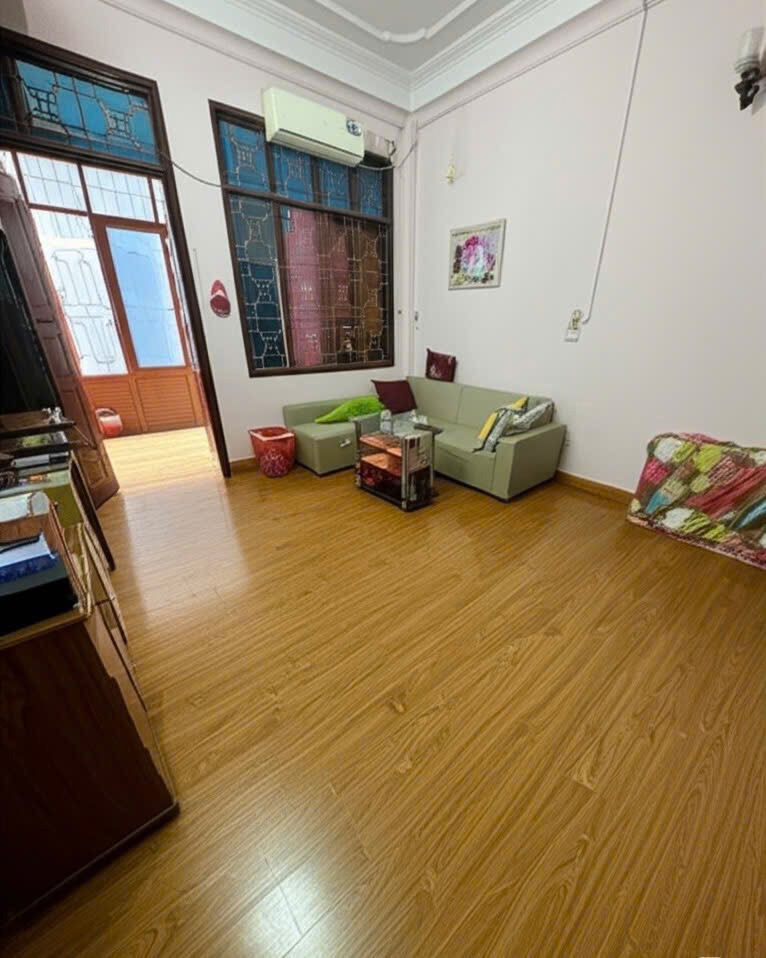 Bán nhà Cầu Giấy - 10m ô tô tránh - Lô góc - Nở hậu - Giá 12.3 tỷ