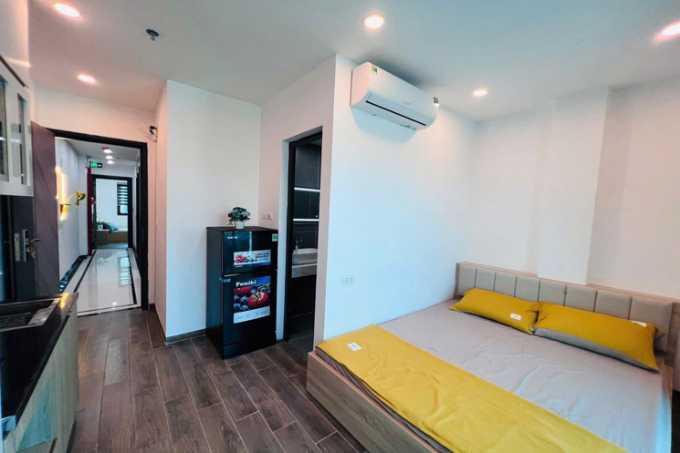Bán tòa nhà căn hộ dịch vụ phố Chùa Láng DT 85m2, 7  tầng thang máy, gần Đại học Ngoại thương,