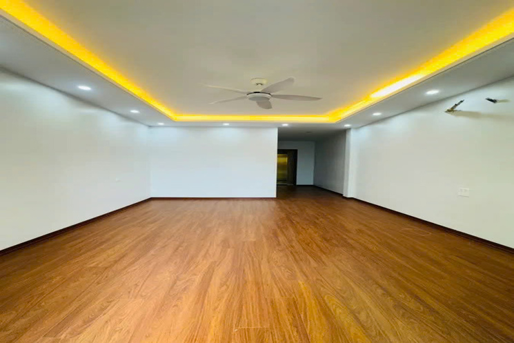 NHÀ MỚI ĐẸP Ở LUÔN KINH DOANH Ô TÔ VÀO NHÀ Ngọc Thụy 36m2 X 5 Tầng X13.5 tỷ Long Biên