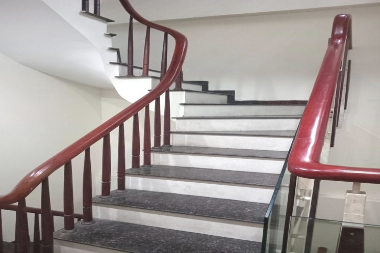 BÁN TÒA NHÀ PHỐ THÁI HÀ 7 TẦNG THANG MÁY - DÒNG TIỀN 150 TRIỆU/THÁNG -TRƯỚC NHÀ Ô TÔ TRÁNH - PHÂN