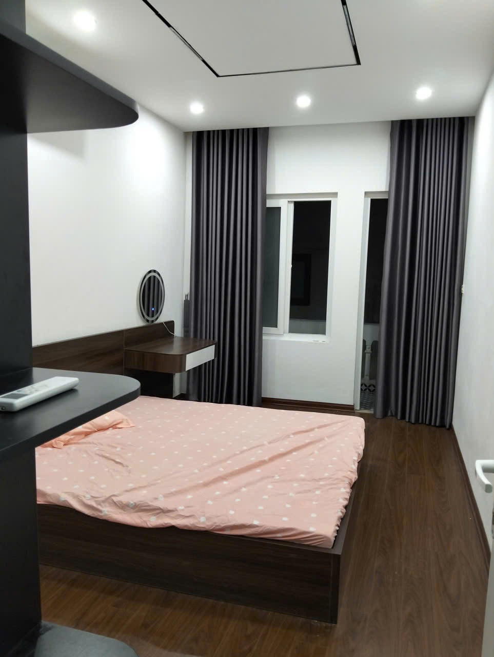 Nhà riêng 5 tầng, sân riêng, ban công 30m2 tại Quan Nhân - Giá 6.9 tỷ