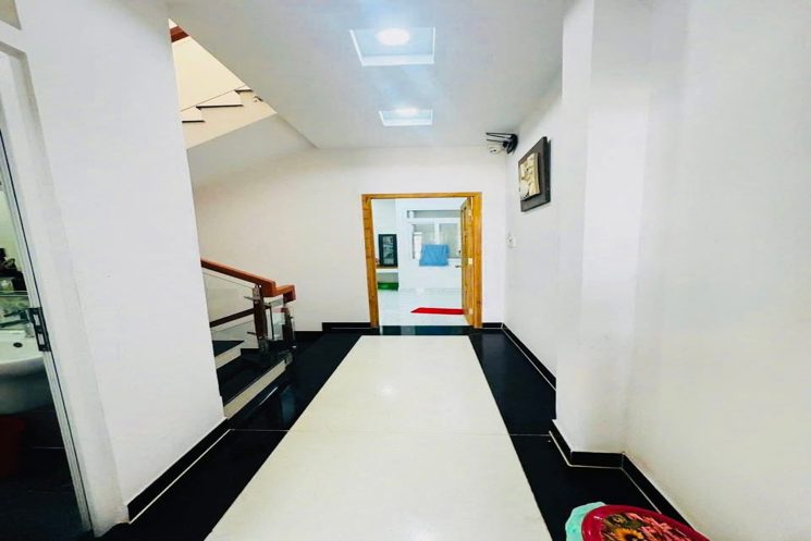 NHÀ HẺM Ô TÔ  NGAY THISSO MART  ĐẦY ĐỦ TIỆN ÍCH