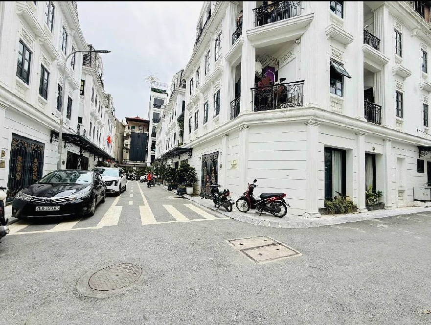 Bán Liền Kề Vinhome Hàm Nghi Mỹ Đình: 55m2 - 22 Tỷ - Vị Trí Đắc Địa