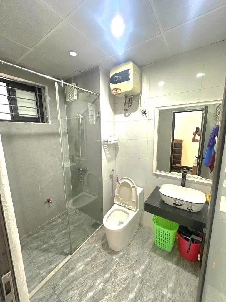 Chung Cư Mặt Phố Lê Văn Lương: 1PN, Full Nội Thất, Giá 4.6 Tỷ