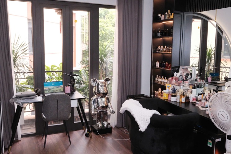 PHÂN LÔ HOÀNG VĂN THÁI, Ô TÔ TRÁNH, NHÀ CỰC ĐẸP, THANG MÁY, NỘI THẤT XỊN GIÁ 14,2 TỶ