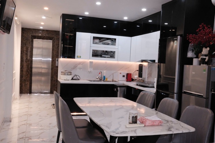 PHÂN LÔ HOÀNG VĂN THÁI, Ô TÔ TRÁNH, NHÀ CỰC ĐẸP, THANG MÁY, NỘI THẤT XỊN GIÁ 14,2 TỶ