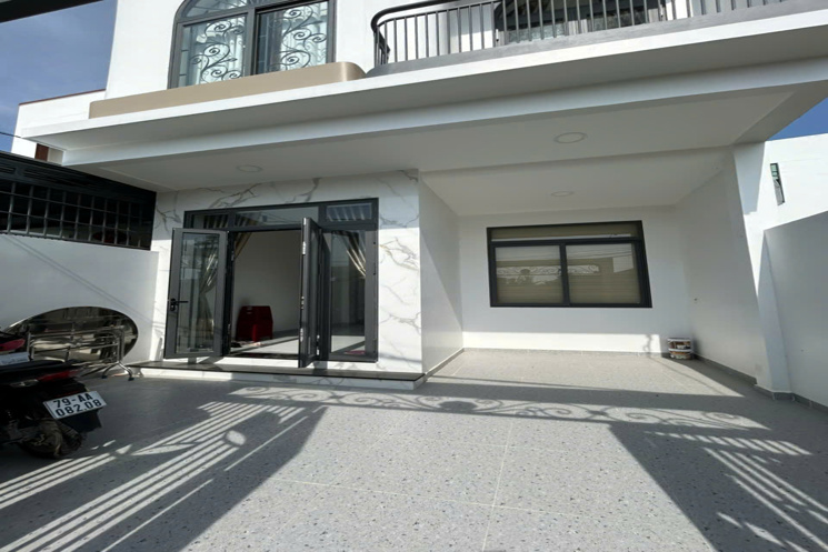 NHÀ MỚI XÂY HOÀN CÔNG ĐƯỜNG 2 Ô TÔ NÉ NHAU TẠI PHƯỜNG TÂY NHA TRANG