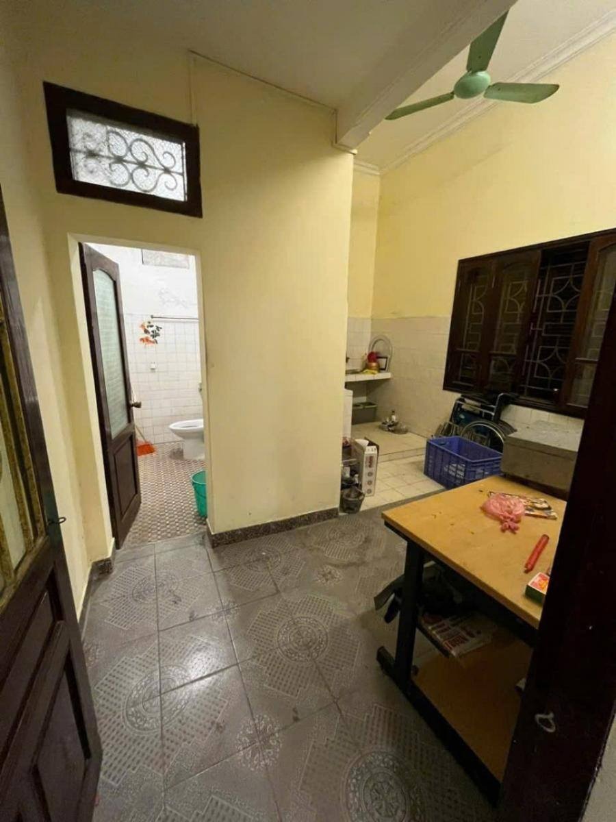 Phân Lô Hoàng Công Chất 50m² 4 Tầng, Mặt Tiền 4m, Giá 15.8 Tỷ