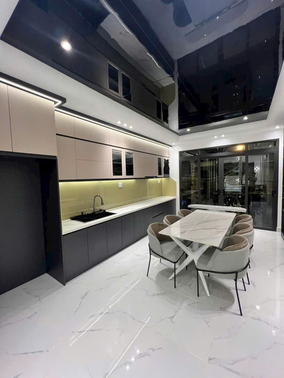 Nhà Hẻm Lê Văn Quới, Bình Tân: 64m², 3 Lầu, 4 Phòng Ngủ - Giá 9.3 Tỷ