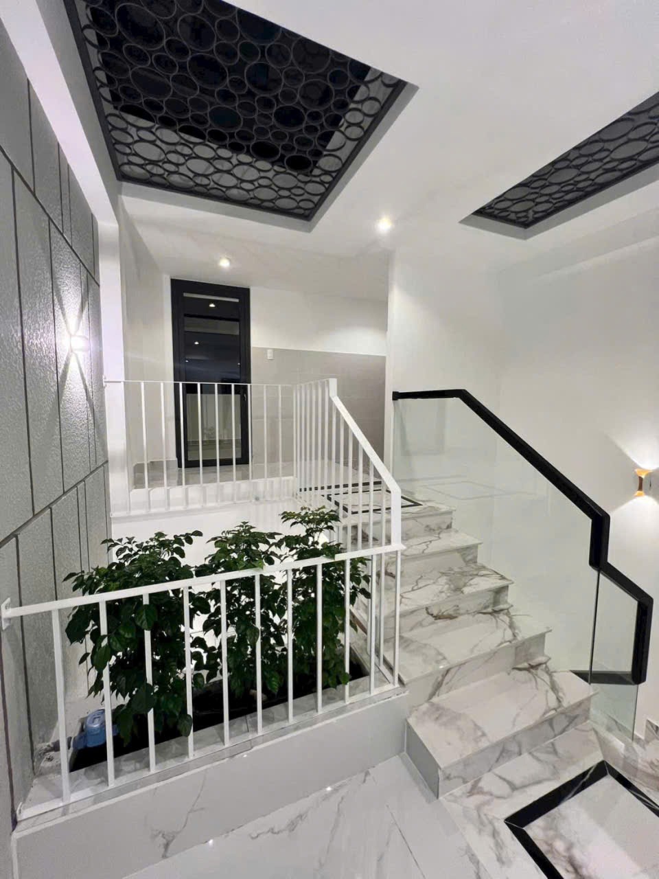 Nhà Hẻm Lê Văn Quới, Bình Tân: 64m², 3 Lầu, 4 Phòng Ngủ - Giá 9.3 Tỷ