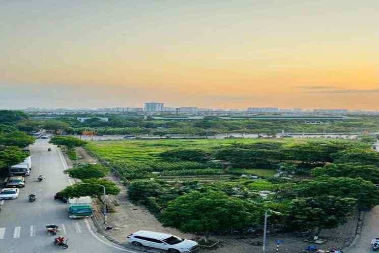 toà nhà thương mại Long Biên, 255m x 8tầng, mặt tiền 17.5m, dòng tiền 200tr/tháng