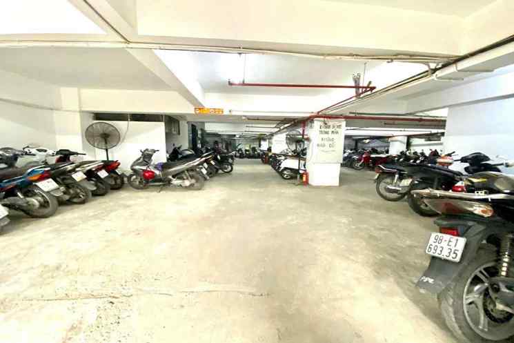 toà nhà thương mại Long Biên, 255m x 8tầng, mặt tiền 17.5m, dòng tiền 200tr/tháng