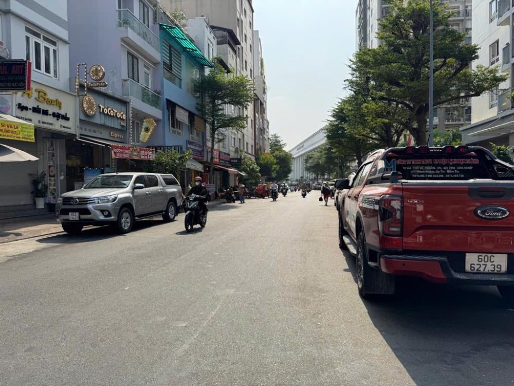 Chính Chủ - Nhà Đẹp Nguyễn Văn Công - DT56m2 - 4 Tầng - Sinh Lợi 50 Triệu/Tháng