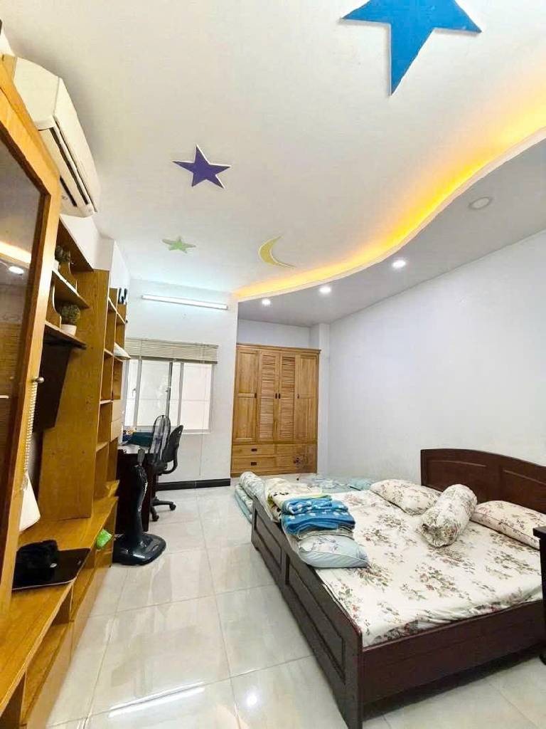 Bán Nhà Mặt Tiền Tân Bình - 3 Tầng, 63m2 - Giá 15 Tỷ