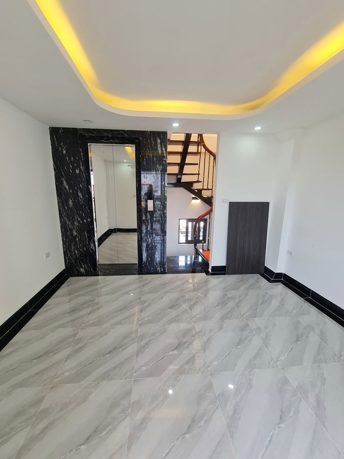 Nhà 7 Tầng Thang Máy - Trần Phú - Giá 8.6 Tỷ - Ngõ Thông Thoáng