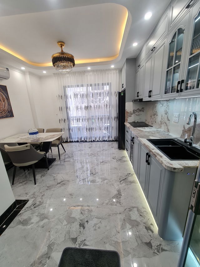 Nhà 7 Tầng Thang Máy - Trần Phú - Giá 8.6 Tỷ - Ngõ Thông Thoáng