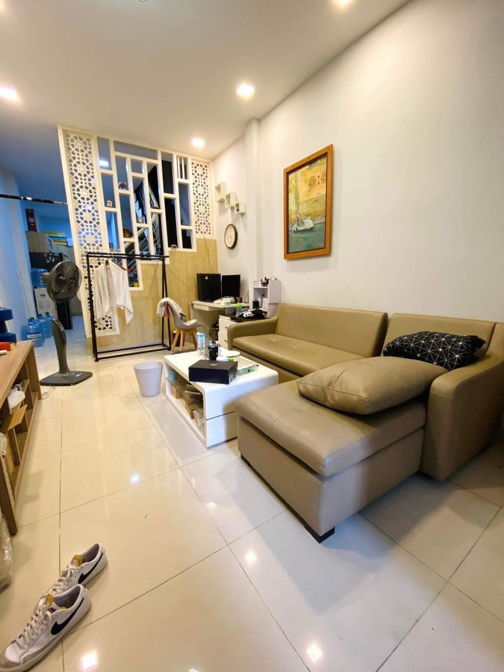 Sát MT bán nhà đẹp 3 tầng hẻm xe hơi cao thắng, 33m2, 6.3 tỷ - Quận 3