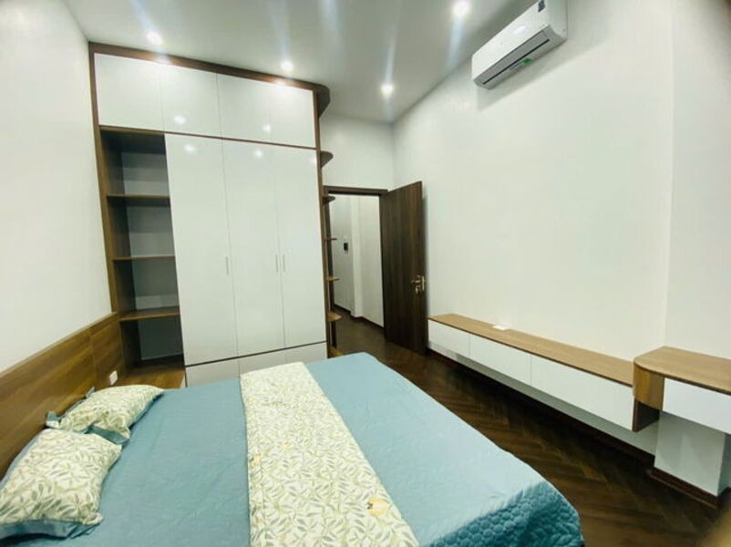 Nhà riêng Hoàng Mai 5PN, 4 Tầng, Thang Máy, 64m2, Ngõ Thông Thoáng - Giá 11.8 Tỷ
