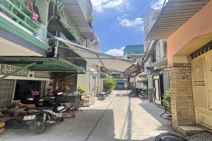 Nhà Âu Cơ – P.14, Q.11 , tp HCM – Giá chỉ 2.9 TỶ