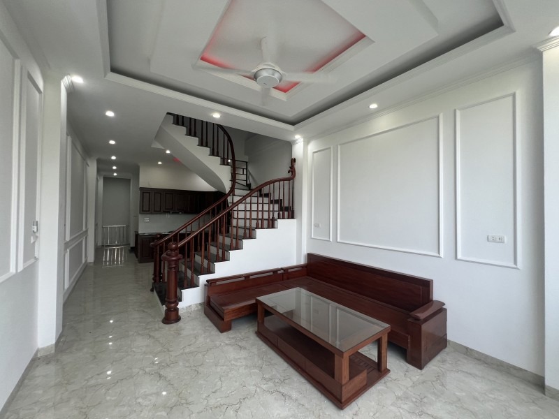Bán Nhà Mậu Lương, Hà Đông: 60m2, 4 Tầng, Giá 13.7 Tỷ - Vị Trí Đắc Địa