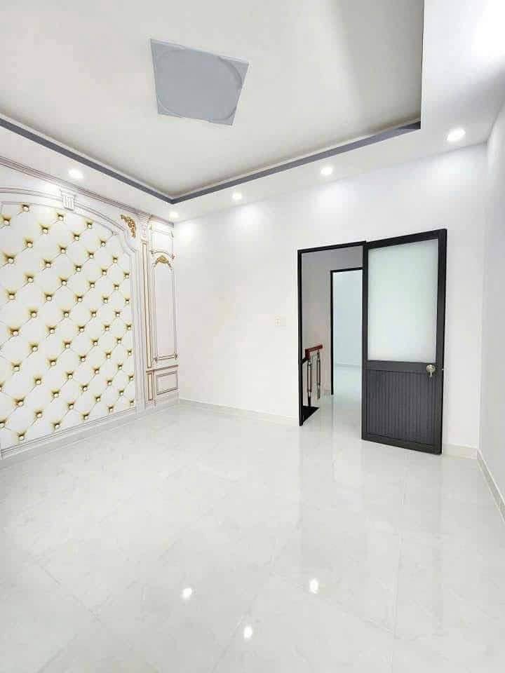 Bán Nhà Cấp 4 Quận 2 - Giá 5.2 Tỷ - Vị Trí Đắc Địa, Tiện Ích Vô Vàn