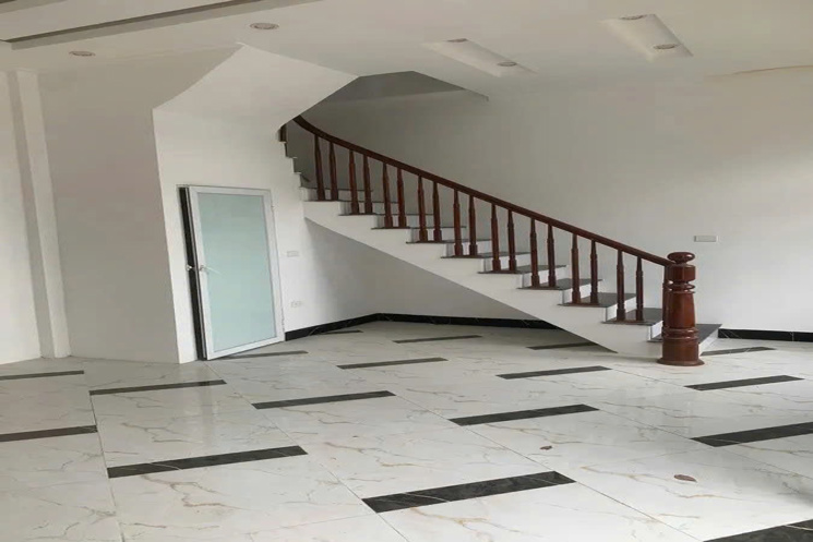 Bán nhà Thượng Mạo, Phú Lương 35x5 tầng, nhà mới đẹp, LÔ GÓC, về ở ngay 5.4 tỷ