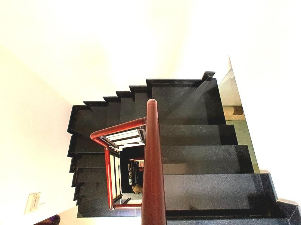 Bán Nhà Góc 2 Mặt Tiền Lê Văn Sỹ, Quận 3 - 47m² - 12.3 Tỷ - Vị Trí Đắc Địa