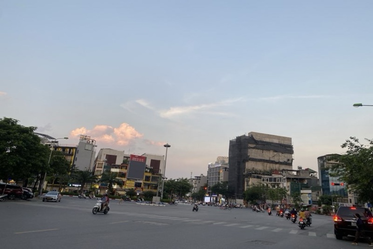 MẶT PHỐ THỤY KHUÊ - NGÃ TƯ VĂN CAO - 73/86M² - MT 8M -  LÔ GÓC 3 THOÁNG
