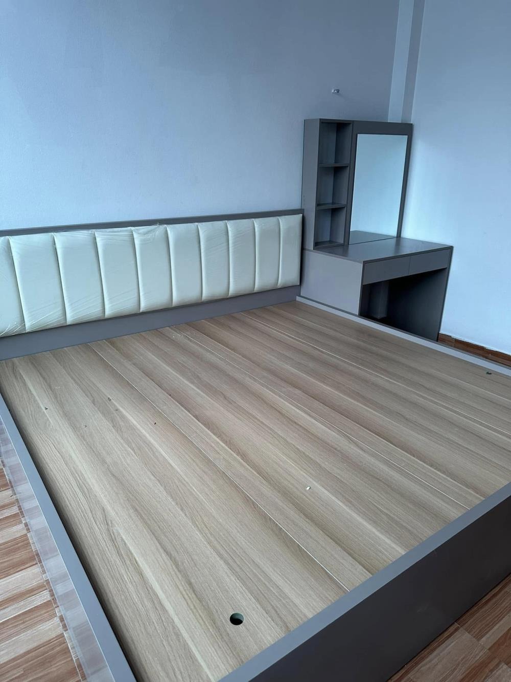 La Phù - Nhà 4 Tầng Góc, Sổ Đỏ - Gần Chợ, Trường, Aemall