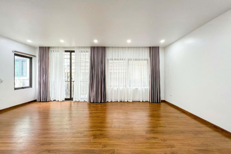 Lạc Long Quân nhà mới - thang máy - 30m oto tránh - 8 tầng giá nhỉnh 22 tỷ