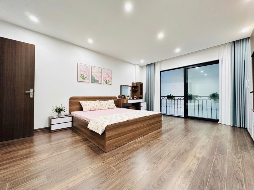 Nhà Mới Hoàng Hoa Thám: 6 Tầng, Thang Máy, Full Nội Thất - 11.7 Tỷ