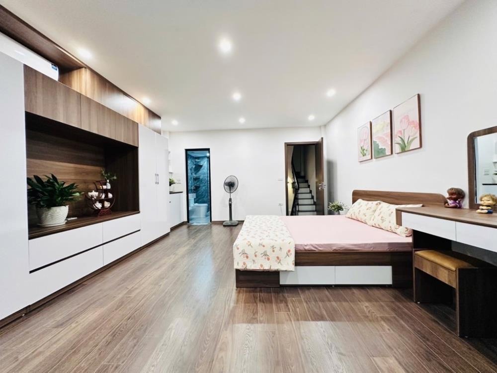 Nhà Mới Hoàng Hoa Thám: 6 Tầng, Thang Máy, Full Nội Thất - 11.7 Tỷ